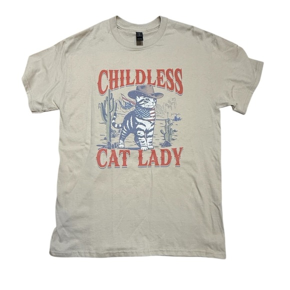 Gildan Childless Cat Lady Patriotic Cat Cotton Cream Tee - Picture 1 of 4